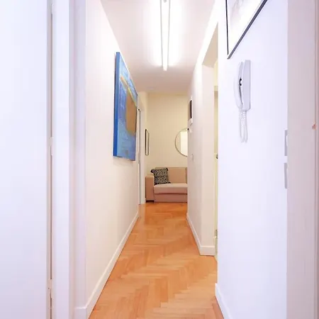 Syntagma Square, 60sqm Dream